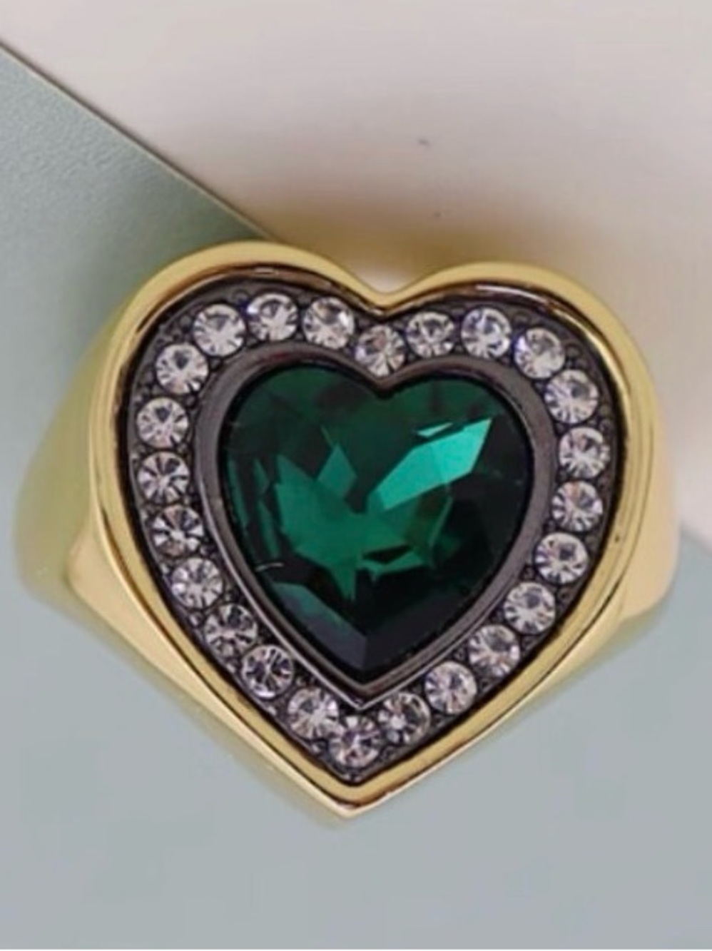 New Kurt Geiger Gold Heart Ring with Emerald Crystal and Clear Accents Size:7